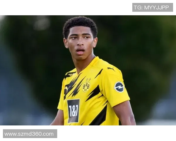 哈维西蒙斯的崛起之路：从年轻天才到足球界新星的精彩历程